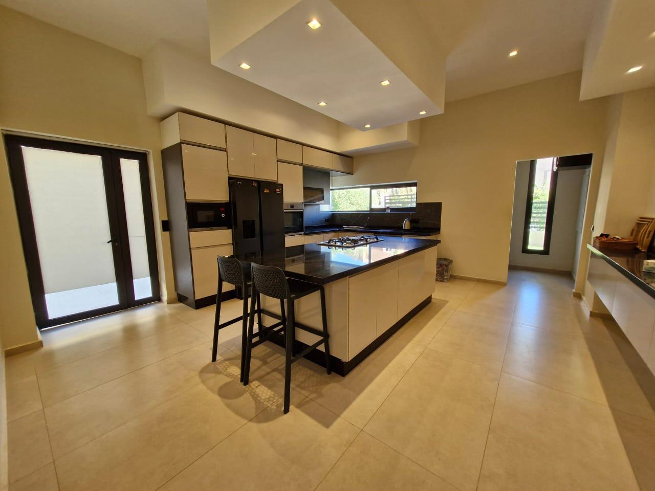 Villa moderne à louer longue durée – Golf Noria, Marrakech (V6)