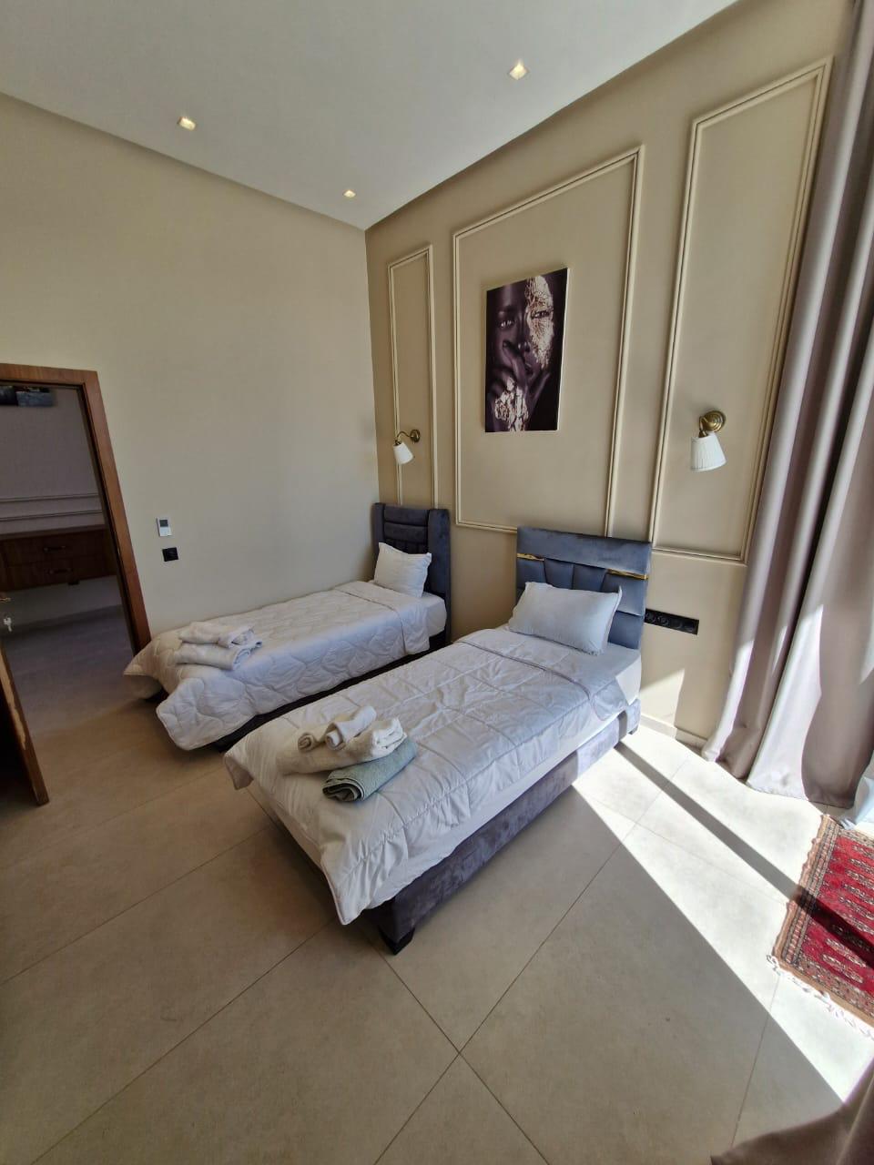 Villa moderne à louer longue durée – Golf Noria, Marrakech (V6)