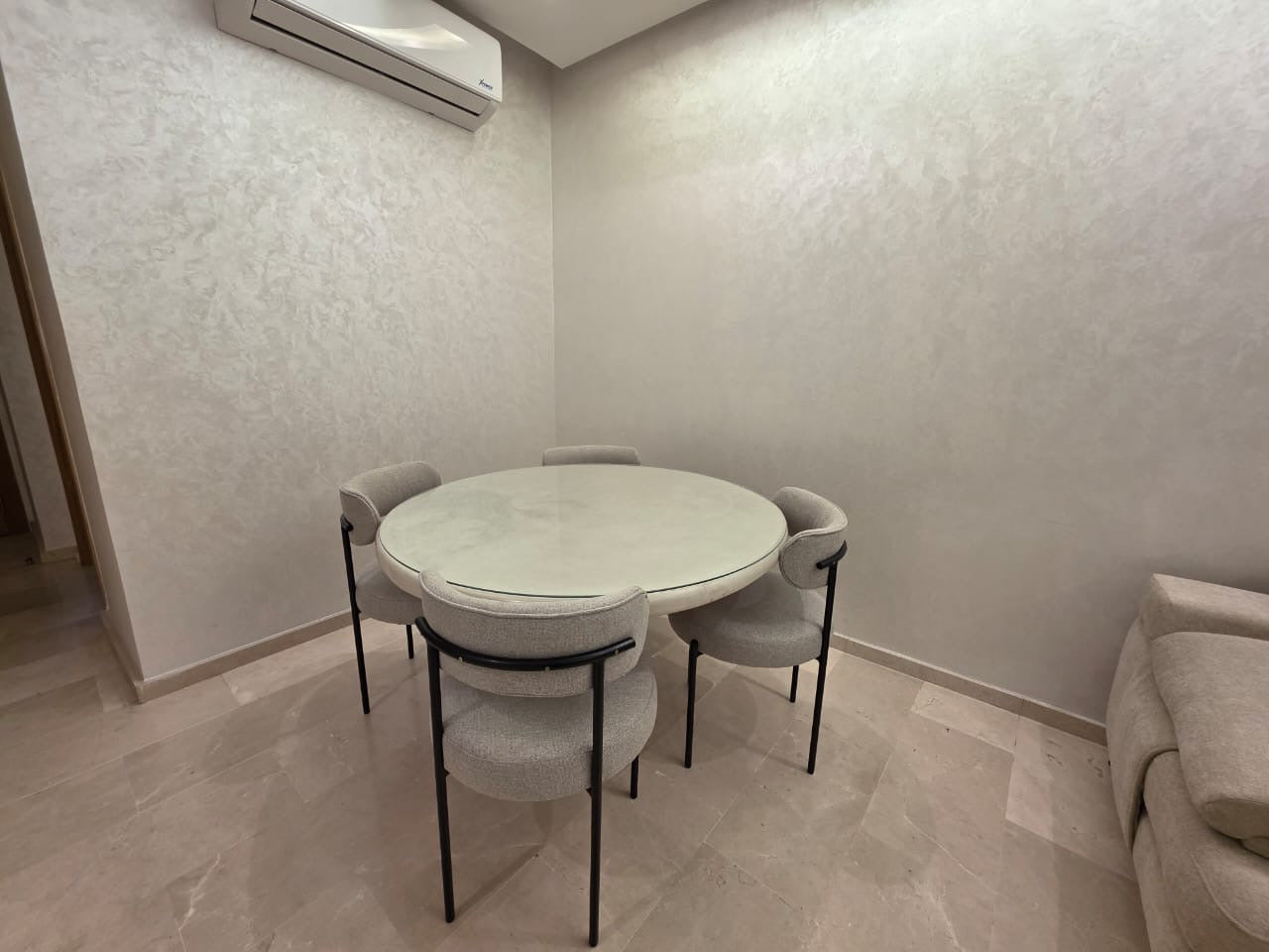 Le Ghost - Prestigia Saphir