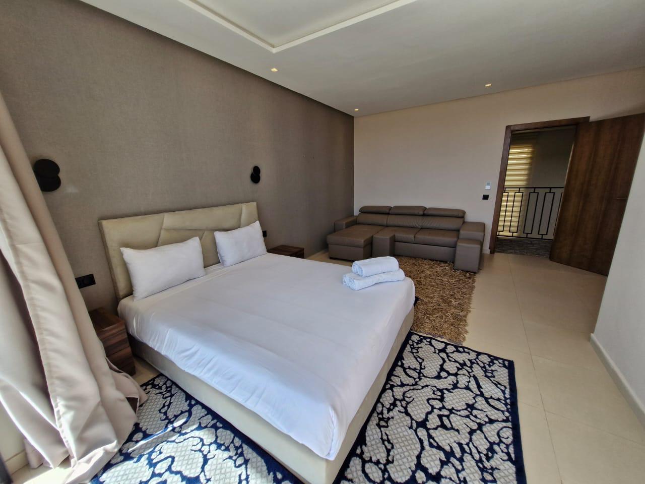 Villa moderne à louer longue durée – Golf Noria, Marrakech (V6)