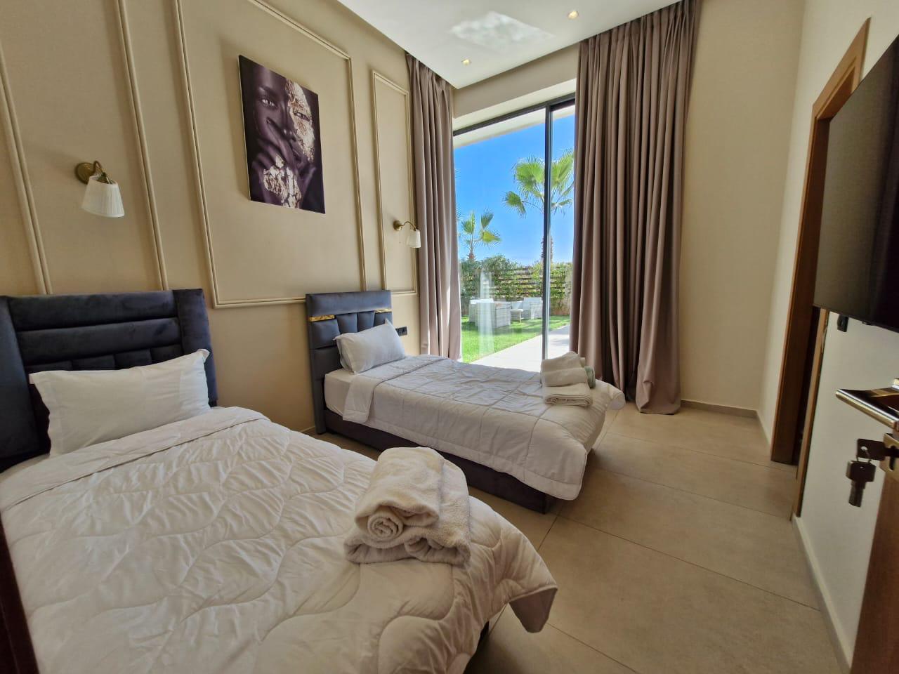 Villa moderne à louer longue durée – Golf Noria, Marrakech (V6)