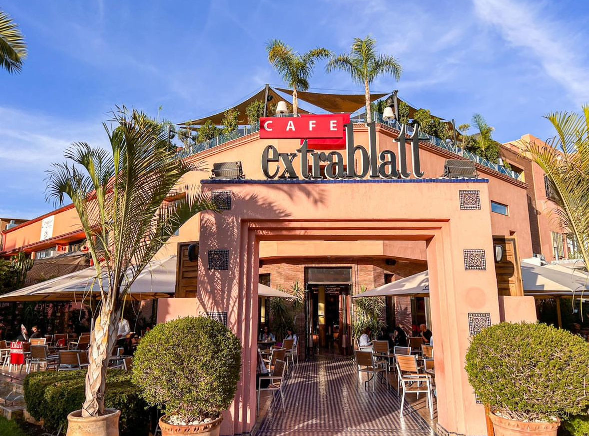 Café Extrablatt – Ambiente Cosmopolita en el Corazón de Marrakech