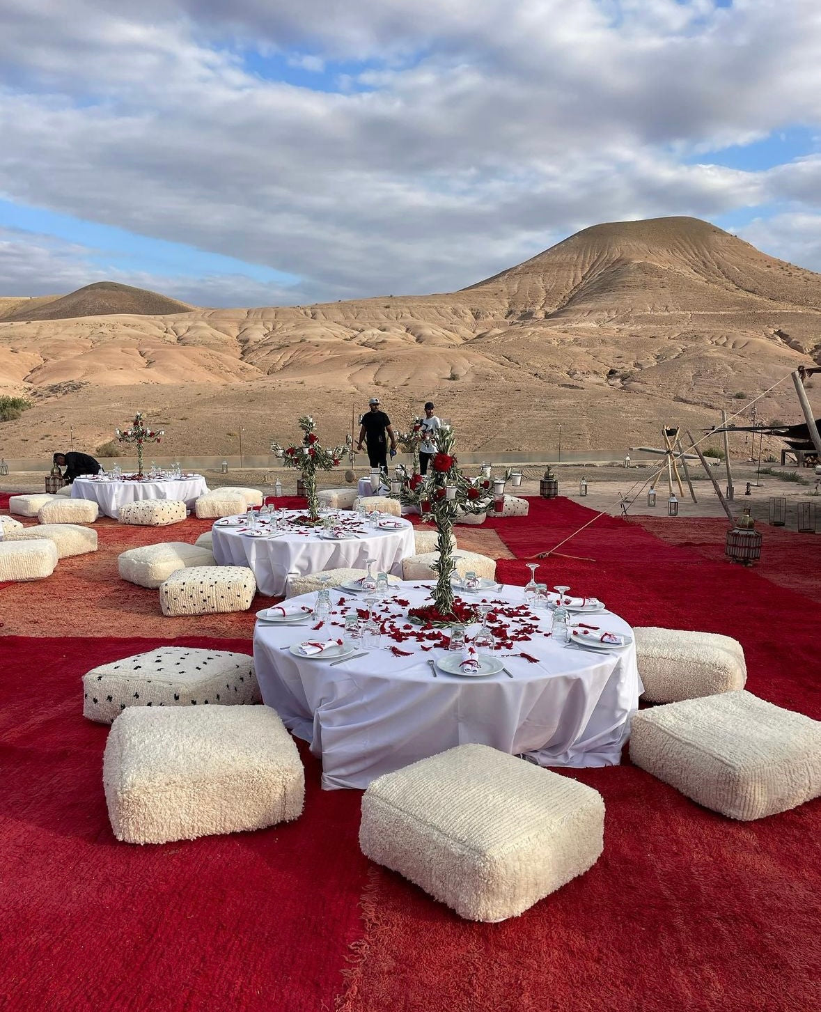 Escapada Auténtica en el Corazón del Desierto de Agafay – Estancia Única con Media Pensión