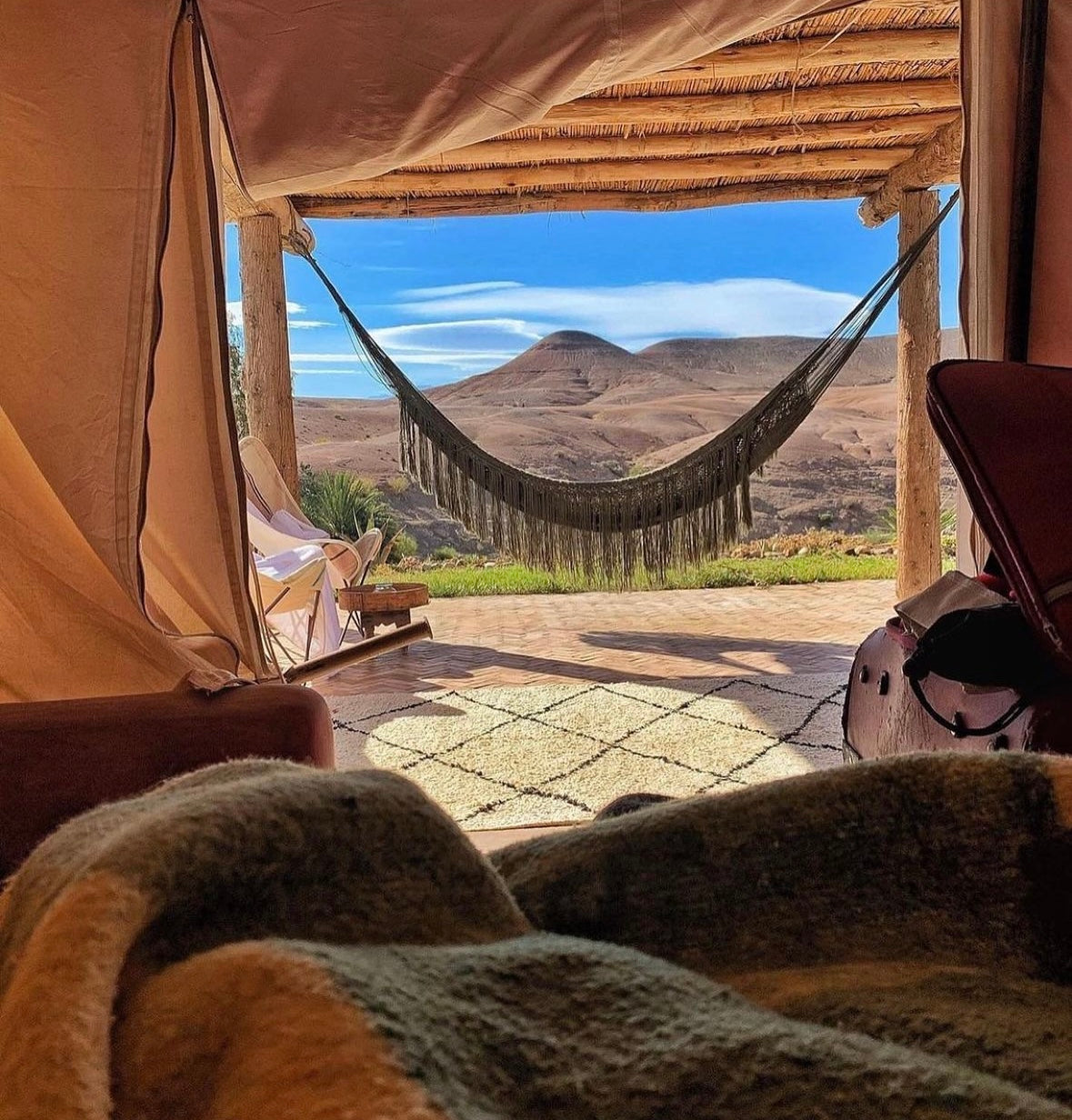 Escapada Auténtica en el Corazón del Desierto de Agafay – Estancia Única con Media Pensión