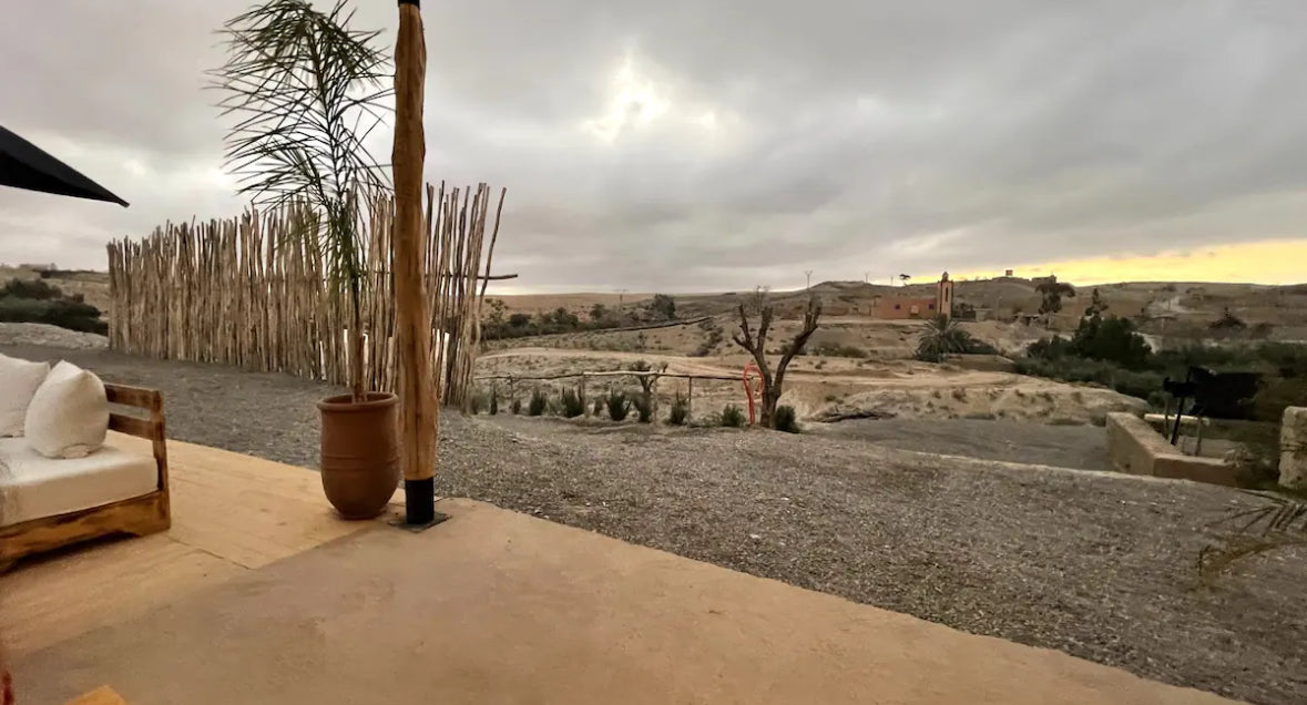 Escapada Auténtica en el Corazón del Desierto de Agafay – Estancia Única con Media Pensión